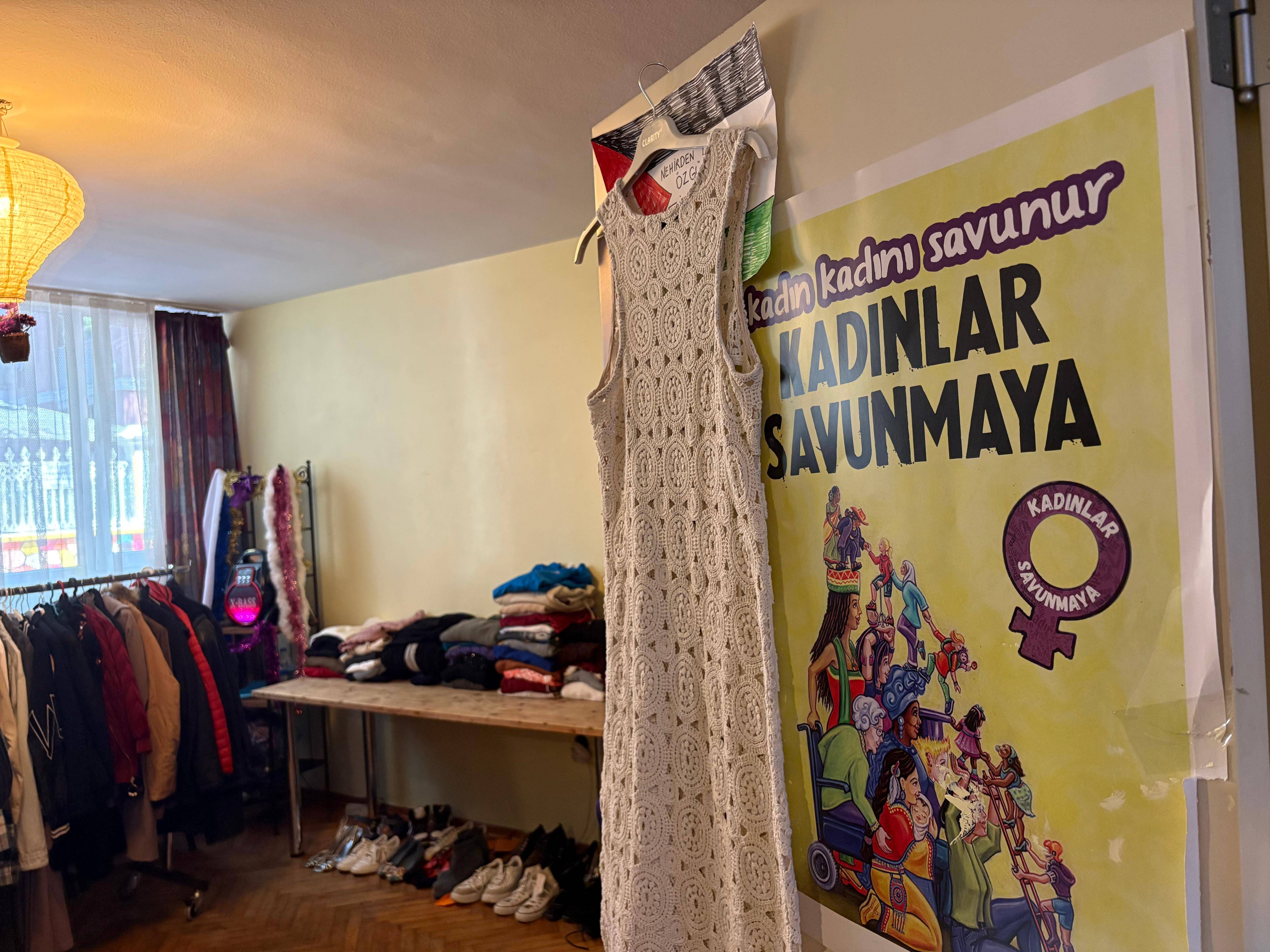 Mor Mekan’da takas pazarı